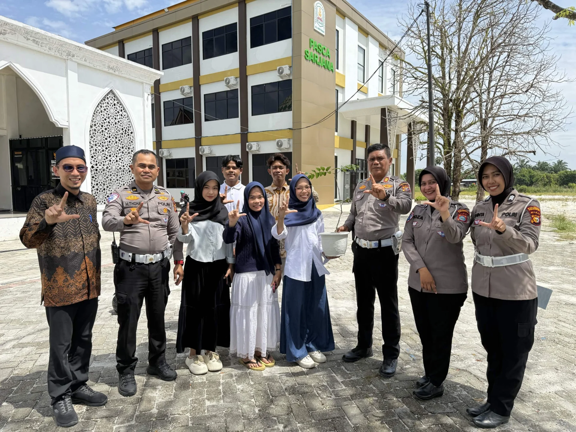 Polresta Pekanbaru Berikan Edukasi Keselamatan Berkendara kepada Mahasiswa IKTA